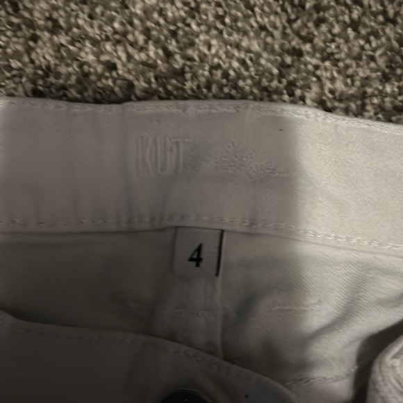 White Jean - Picture 2 of 4